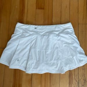 Lululemon pace rival mid-rise skirt